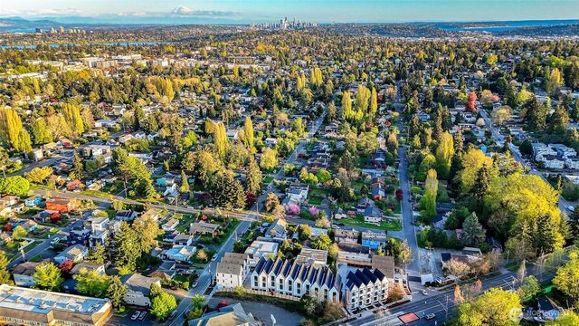 9721 6th Avenue NW, Seattle, WA 98117