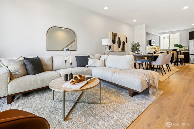 9721 6th Avenue NW, Seattle, WA 98117