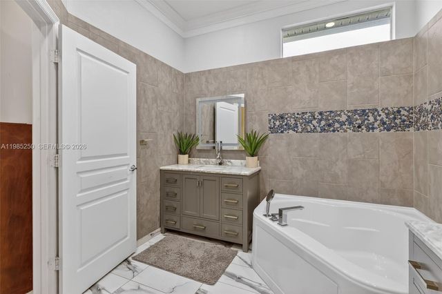 10701 SW Waterway Ln, Port St. Lucie, FL 34987