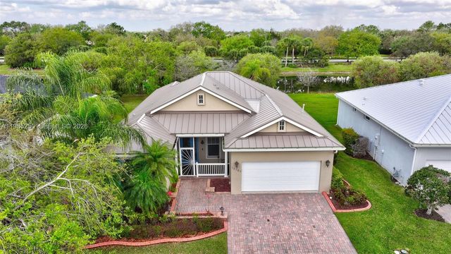 10701 SW Waterway Ln, Port St. Lucie, FL 34987