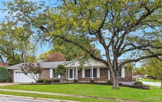 607 N Duchesne Drive, St Charles, MO 63301