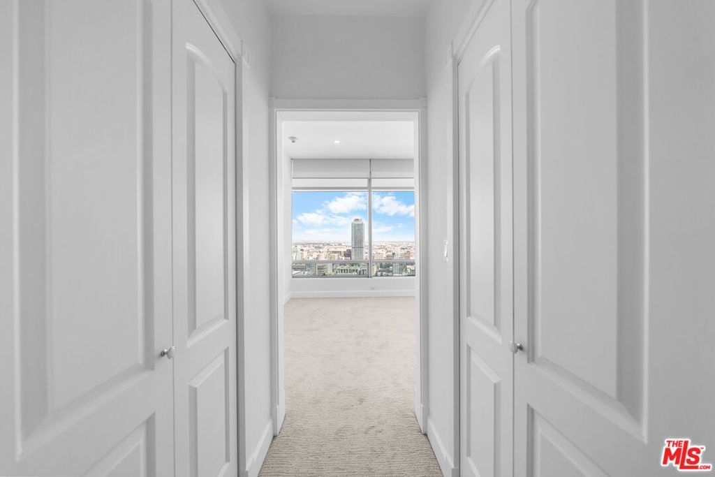 Image 21 of property listing at 900 W OLYMPIC Boulevard 31E, Los Angeles, CA 90015
