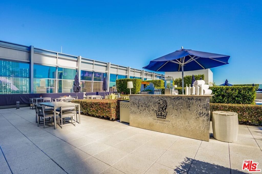 Image 39 of property listing at 900 W OLYMPIC Boulevard 31E, Los Angeles, CA 90015
