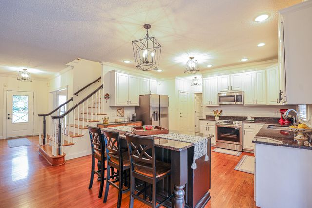 16 Greenwood Place, Paducah, KY 42003