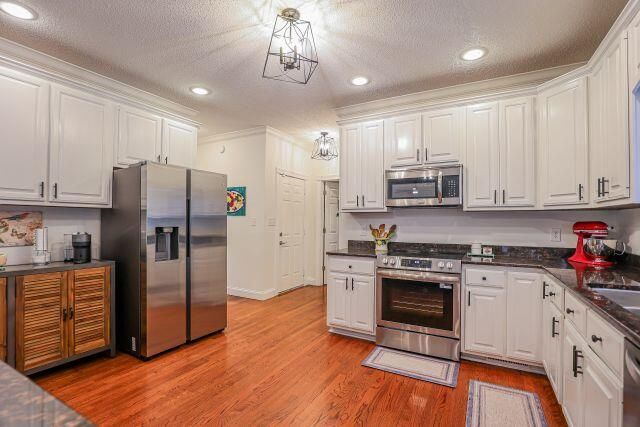 16 Greenwood Place, Paducah, KY 42003