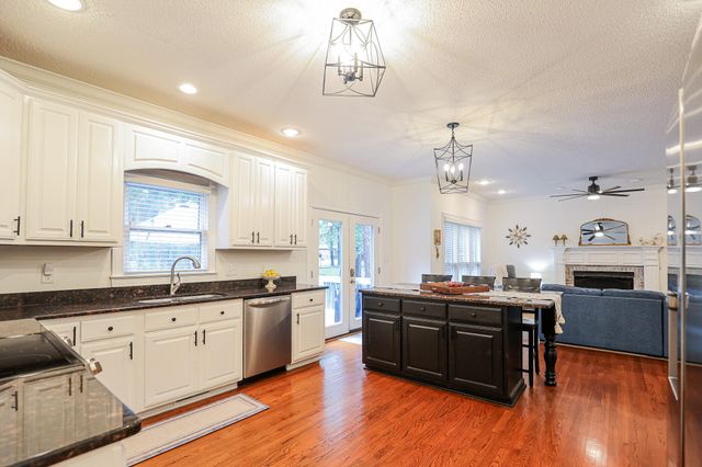 16 Greenwood Place, Paducah, KY 42003