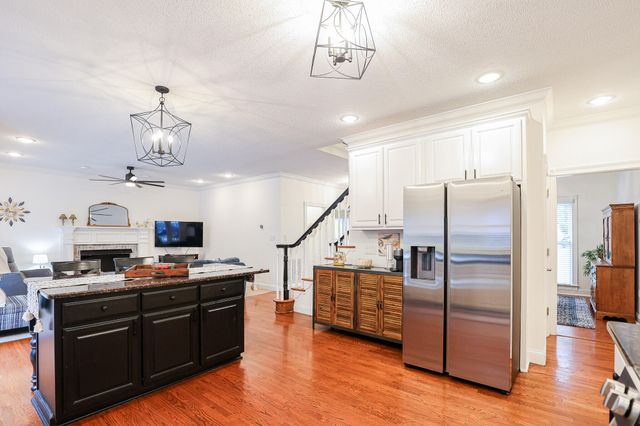16 Greenwood Place, Paducah, KY 42003
