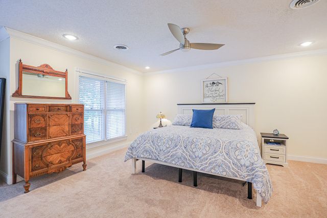 16 Greenwood Place, Paducah, KY 42003