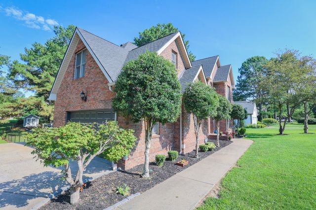 16 Greenwood Place, Paducah, KY 42003