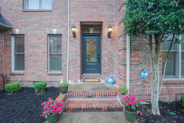 16 Greenwood Place, Paducah, KY 42003