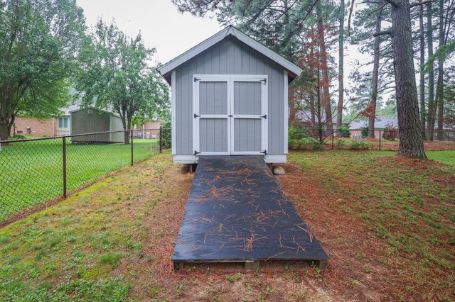 16 Greenwood Place, Paducah, KY 42003