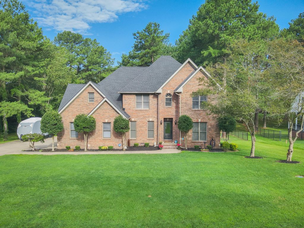 16 Greenwood Place, Paducah, KY 42003