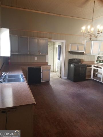 210 N 14th Street, Lanett, AL 36863