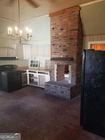 210 N 14th Street, Lanett, AL 36863