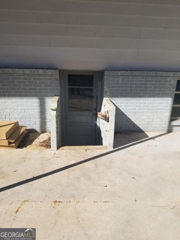 210 N 14th Street, Lanett, AL 36863