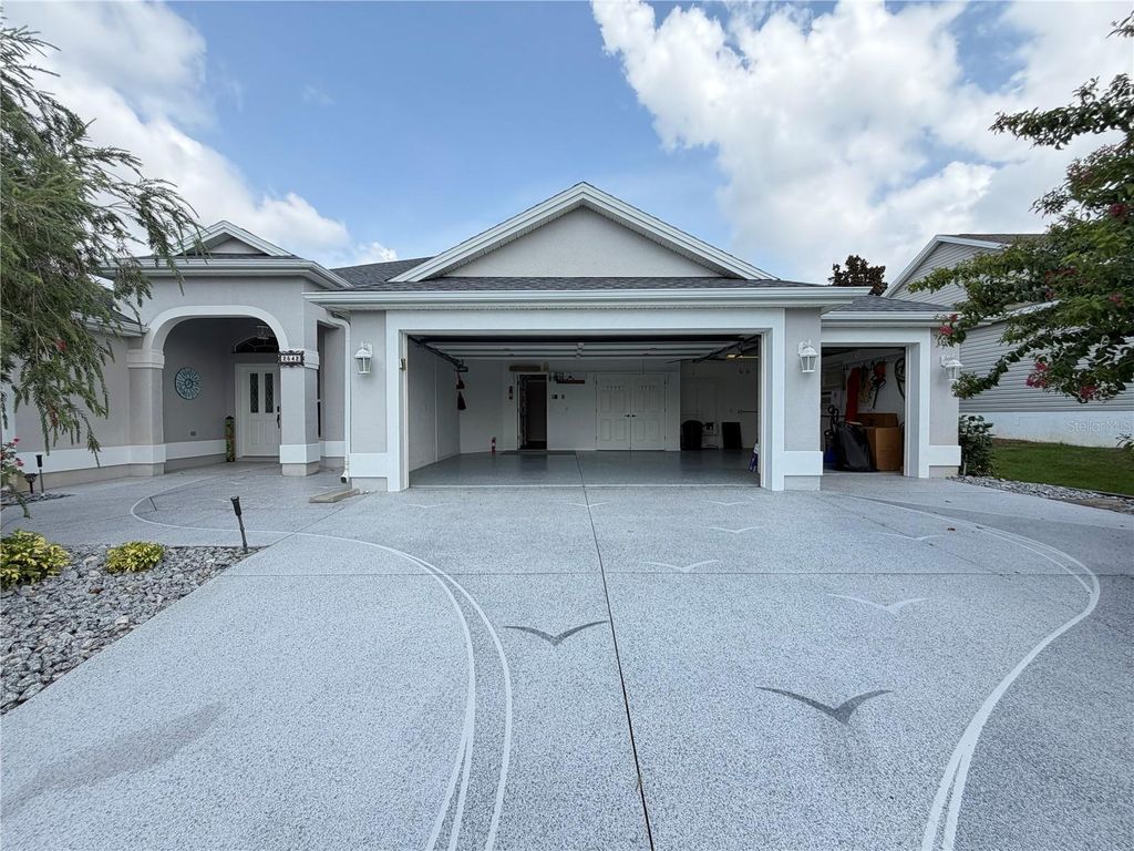 Image 2 of property listing at 2542 FLINTSHIRE AVENUE, The Villages, FL 32162