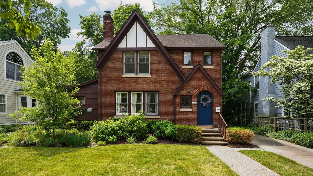 1512 Shadford Road, Ann Arbor, MI 48104