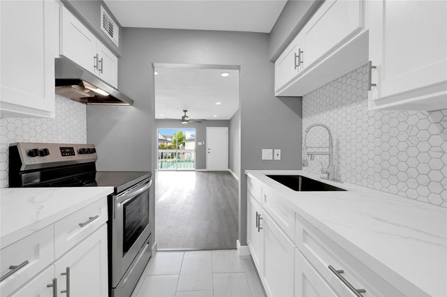 3919 Fairmont Parkway 236, Pasadena, TX 77504