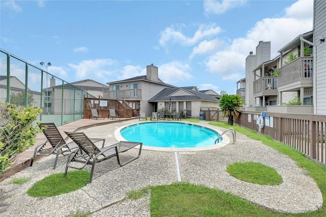 3919 Fairmont Parkway 236, Pasadena, TX 77504