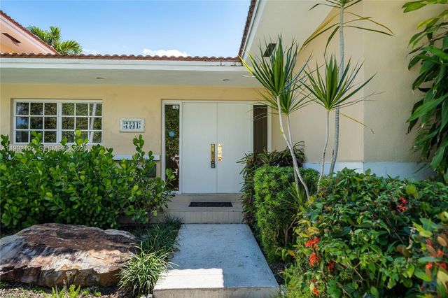 7531 Beachview Dr, North Bay Village, FL 33141