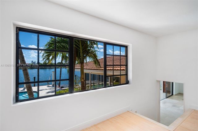 7531 Beachview Dr, North Bay Village, FL 33141