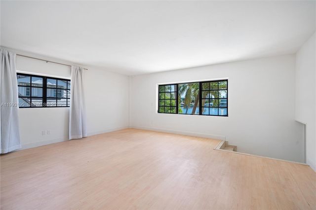 7531 Beachview Dr, North Bay Village, FL 33141