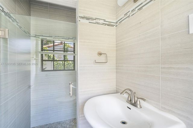 7531 Beachview Dr, North Bay Village, FL 33141