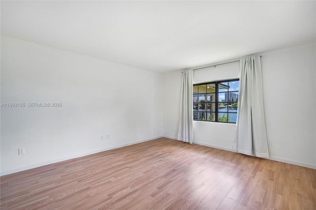 7531 Beachview Dr, North Bay Village, FL 33141