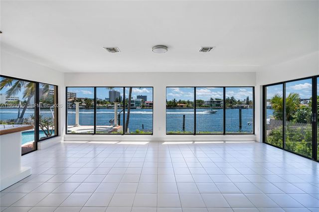 7531 Beachview Dr, North Bay Village, FL 33141