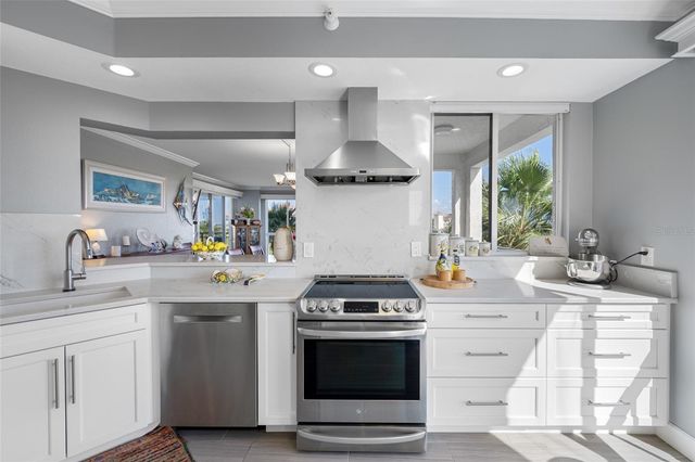 4750 DOLPHIN CAY LANE S 509, St Petersburg, FL 33711