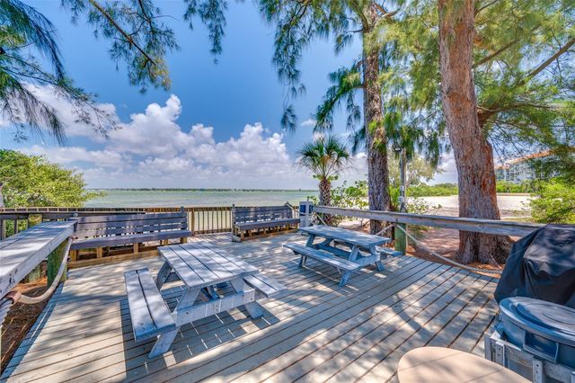 4750 DOLPHIN CAY LANE S 509, St Petersburg, FL 33711