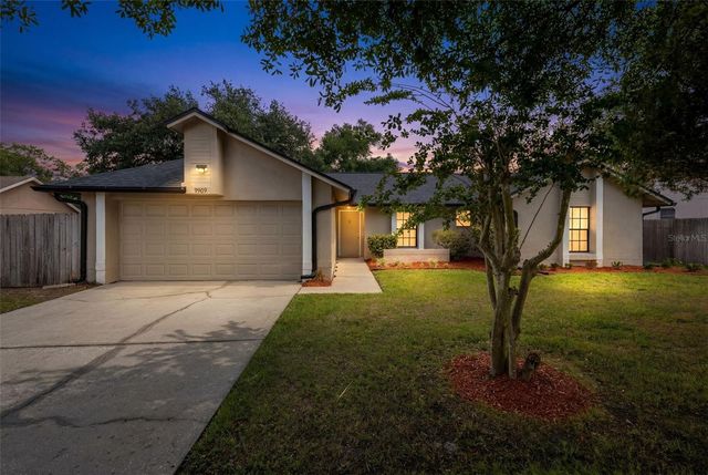 9909 EARLSTON STREET, Orlando, FL 32817