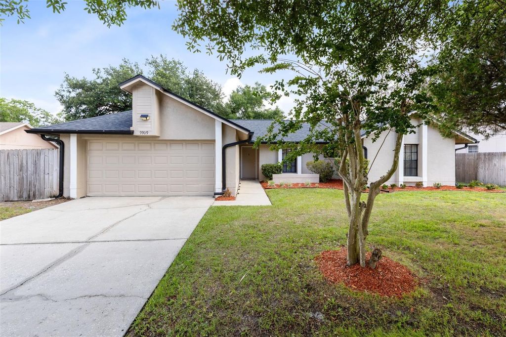 9909 EARLSTON STREET, Orlando, FL 32817