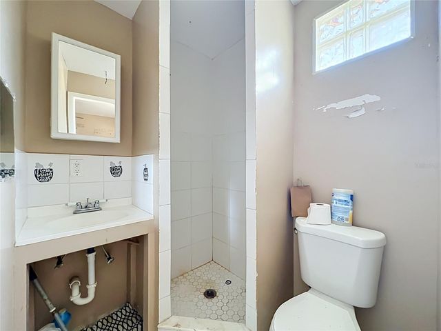 125 SNOW HILL ROAD, Geneva, FL 32732