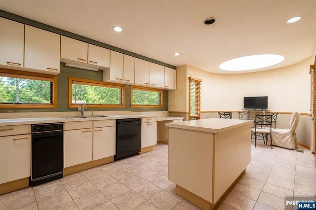 4 High Mountain, Lincoln Park Borough, NJ 07035