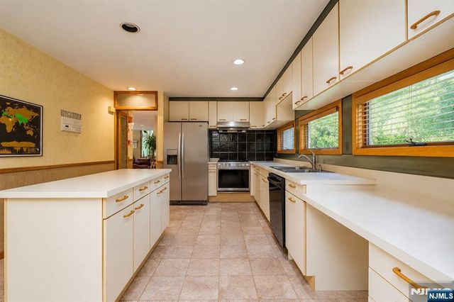 4 High Mountain, Lincoln Park Borough, NJ 07035