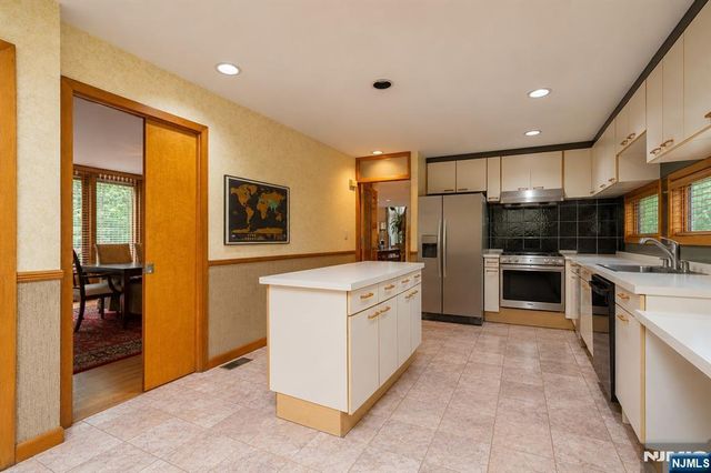 4 High Mountain, Lincoln Park Borough, NJ 07035