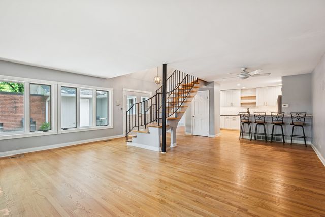 2 Croydon on Duxbury Street, Rolling Meadows, IL 60008