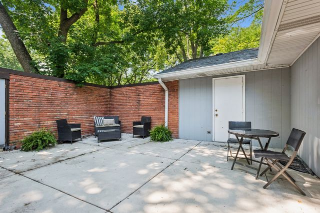 2 Croydon on Duxbury Street, Rolling Meadows, IL 60008