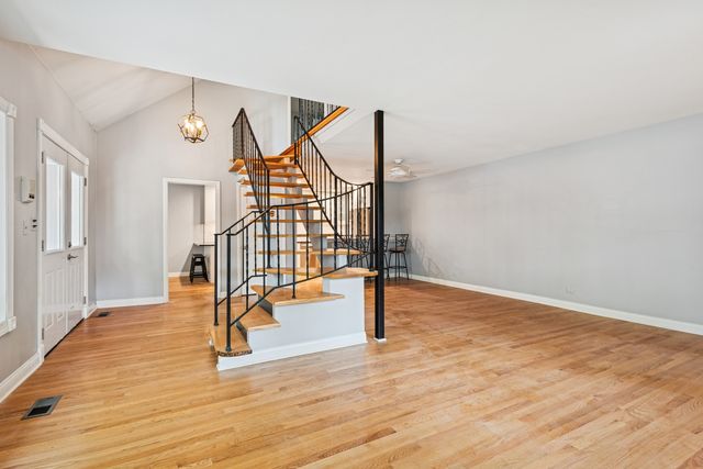 2 Croydon on Duxbury Street, Rolling Meadows, IL 60008