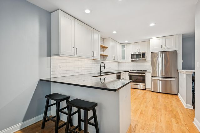 2 Croydon on Duxbury Street, Rolling Meadows, IL 60008