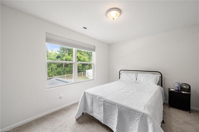 2205 Ever Chase Court, Winston-salem, NC 27103