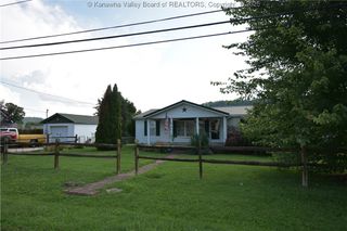 95 5th Avenue N, Hometown, WV 25109