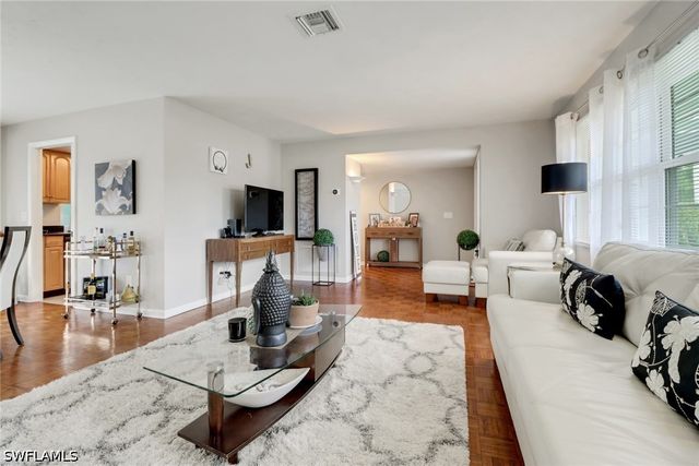 4556 Lakewood BLVD, Naples, FL 34112