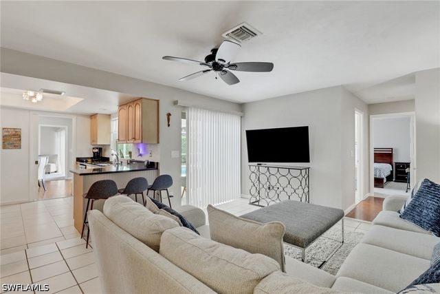 4556 Lakewood BLVD, Naples, FL 34112