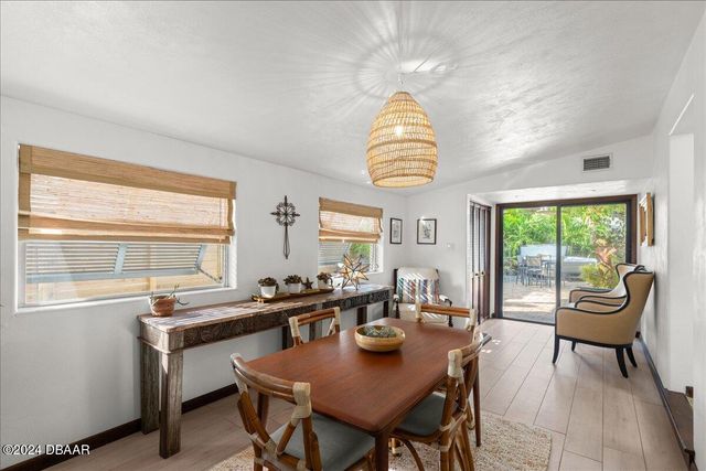 624 S Pine Street, New Smyrna Beach, FL 32169