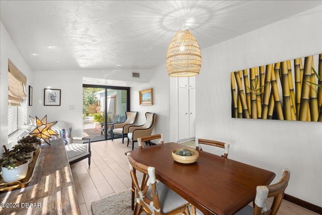 624 S Pine Street, New Smyrna Beach, FL 32169