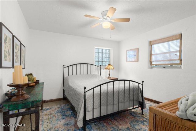 624 S Pine Street, New Smyrna Beach, FL 32169