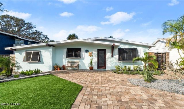 624 S Pine Street, New Smyrna Beach, FL 32169