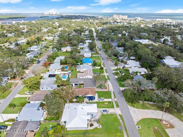 624 S Pine Street, New Smyrna Beach, FL 32169